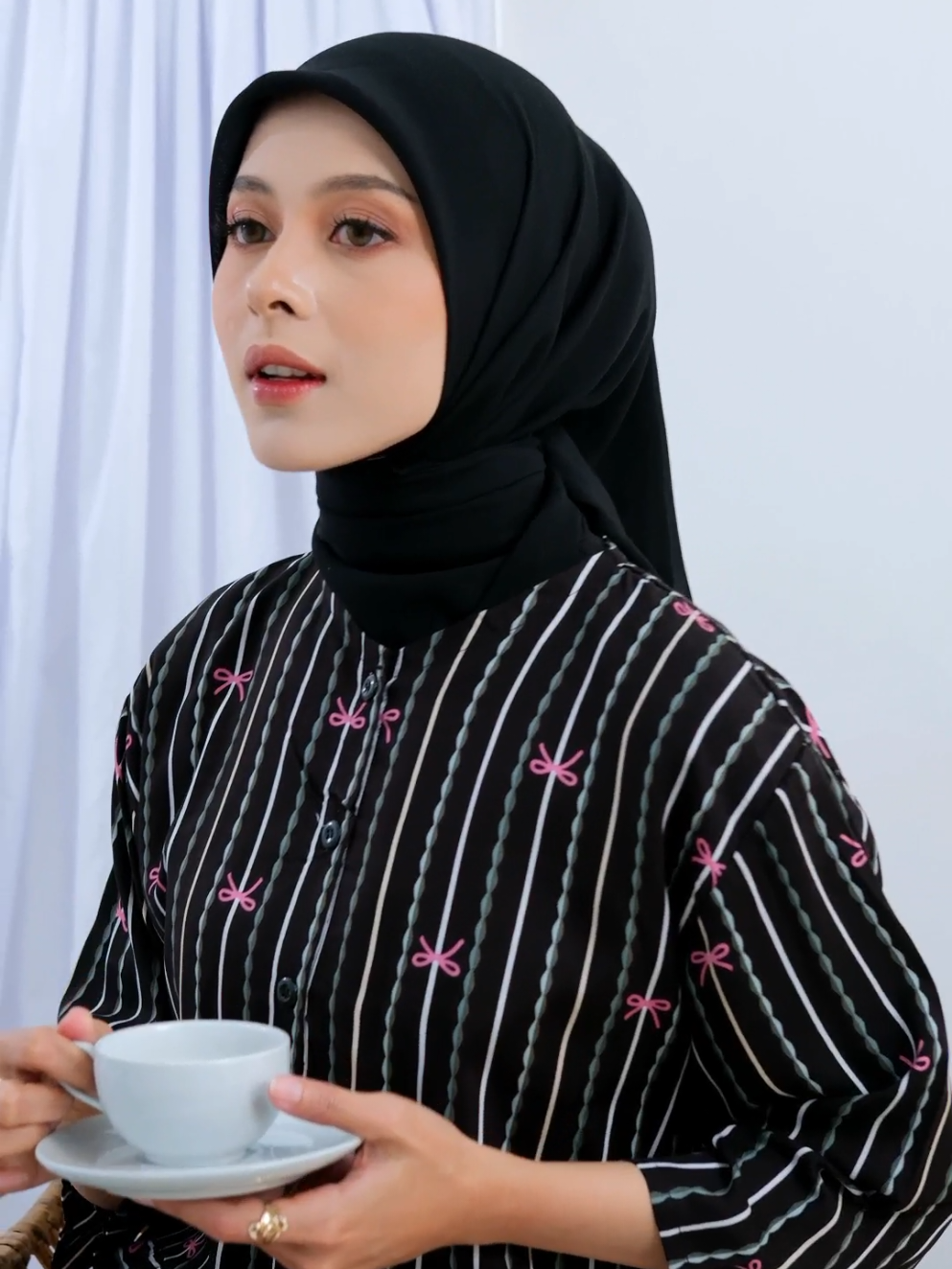 Mau tampil cantik tanpa ribet? DIVA SET jawabannya! 💃 ✔ Adem dipakai, bahan rayon premium ✔ Model rempel elegan ✔ Nyaman & Busui Friendly Cocok buat hangout, ngantor, atau acara santai ✨ 👉 Jangan tunggu kehabisan, DIVA SET selalu jadi rebutan! 💖 Klik keranjang kuning sekarang, biar kamu yang duluan checkout 🛒🔥 #DivaSet #SetelanWanita #FashionWanita #OOTD #BusuiFriendly 