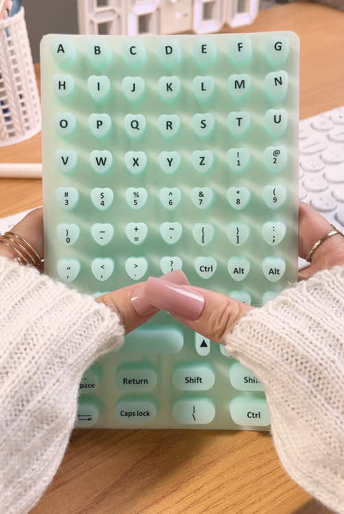 These cute keyboard toppers linked above 💅satisfying and functional✨💕⌨️#keyboardstickersforlongnails#deskaccessories#wfhlife#nailshack#nadytype#tiktokshopfinds#asmr#dealsforyoudays