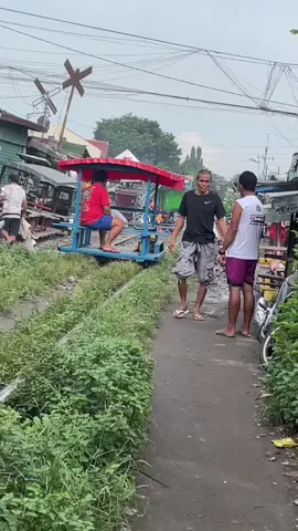 Malunggay Cheese Pandesal Mainit pa #viraltiktok #vitalvideo #fyppppppppppppppppppppppp #vendo #candelaria #filipinofood 