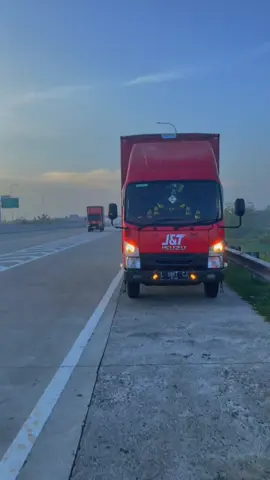 Wayae upacara😜✋️ #jntexpressid #sopirtrukpunyacerita #xyzbca #masukberandafyp #boxgenk 