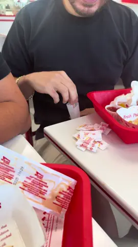 Para su lonche de la semana 🥲 #innout #semeantojounainnout #viral #fyp #xyzbca 