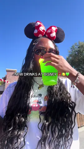 have you tried these new drinks at dca?! might be my new go-tos 👀🍋💚 #disneydrinks #disneyhalloween #disneyparks #disneyfoodie #californiaadventure 