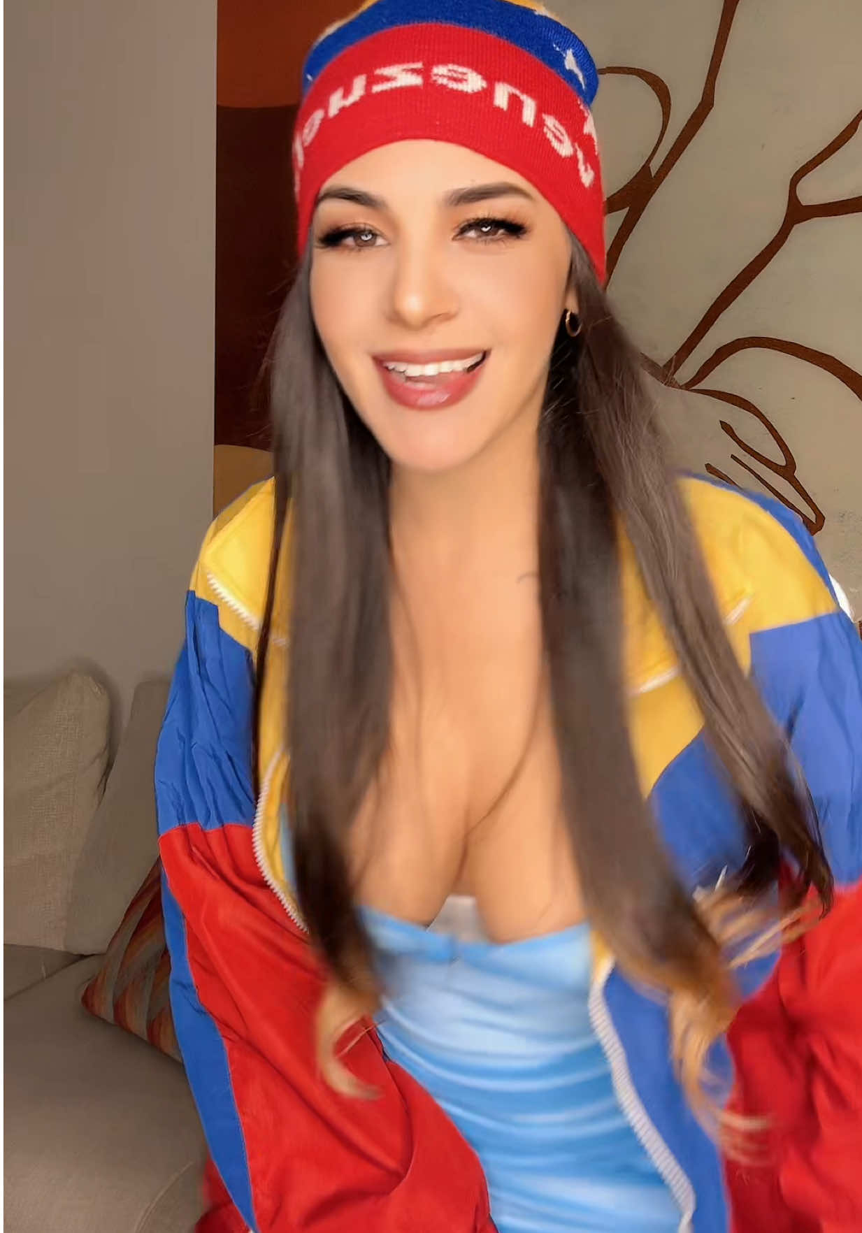 💛💙❤️