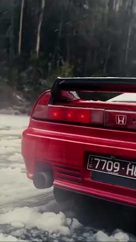 honda nsx ❤️ The 1990 Honda NSX was a mid-engine, rear-wheel drive sports car produced by Honda in Japan from 1990 to 2005. It featured  3.0-liter aluminum V6 gasoline engine with VTEC variable valve timing technology and titanium connecting rods for lightweight performance and high revving. The highlight was the all-aluminum body, a world first for a Japanese sports car sold in the market #honda#nsx#1990#jdmcars #fyp 