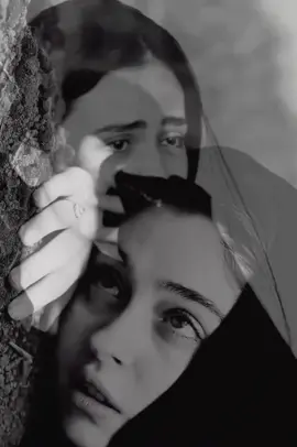 أصابني اليتم مبكرًا، وفقدت الغصنين المتينين ورأيت حينها أن الحرمان فعلا هوا حرمان الاب و الام وان الكسر الحقيقي فعلاً بغيابهم... 💔😭ربي ارحم امي وابي ربي صبر قلبي 🙏🏻💔🥀#💔💔💔💔💔 