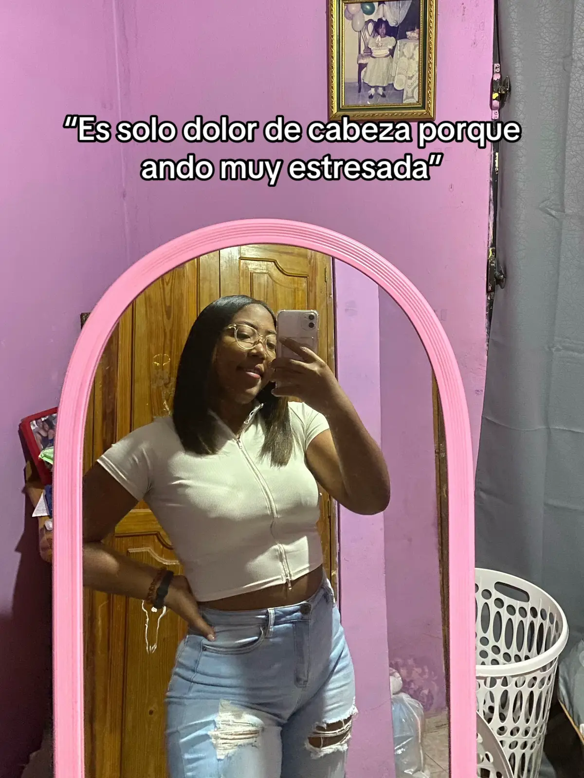 Llevaba tiempo ignorando los fuertes dolores de cabeza que me daban y que me costaba dormir por el mismo dolor, hasta que un día iba conduciendo y se me durmió un lado del cuerpo (el izquierdo) ahí sí empecé a ir al médico… entre una foto y otra la diferencia fue de menos de un mes 😶 La primera cirugía fue en junio de 2022 La tercera fue en febrero de 2023, Gracias a Dios sin secuelas! 🙌🏻 #cirugia #cirugiacerebral #dolordecabeza #cefalea #migraña 