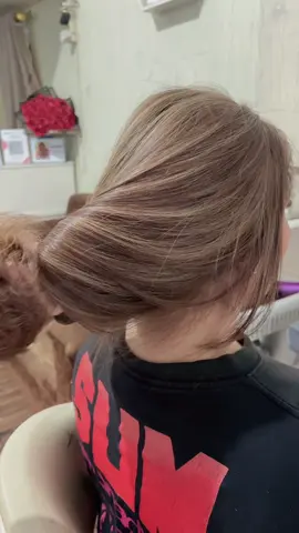 #CapCut #salonjember #salon #salonterdekat #bcaxyz #jemberhits #fypシ゚ #salonkekinian #jtamarasalon #potongrambut #warnarambut #ovallayer #jember #modelrambut #jembercantik 