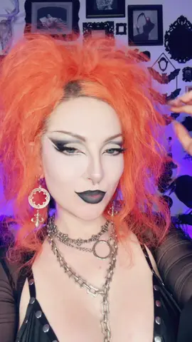 I don’t do a ton of bat’s nests on my hair but I am kinda loving it  #tradgoth #gothgirl #goth #gothmakeup #gothhair 