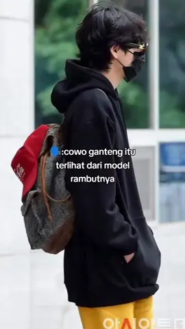 gak berlaku buat Kim taehyung, dia mah model rambut apa aja juga cakep, tapi nih tapi... tolong jauhkan dia dari headband,, gak bisa lihat dia pake itu,cakep bgt 😩😩😩😩😩 #fyp #xyzbca #kimtaehyung #armybts #army 