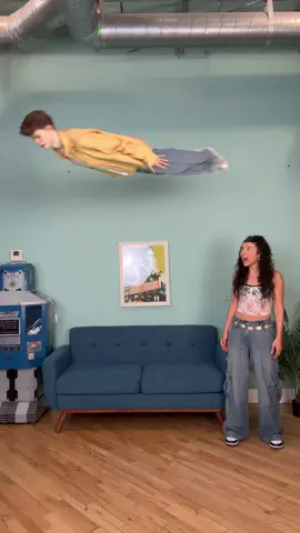 I’m overstimulated @Brianna DC: @Marearo 