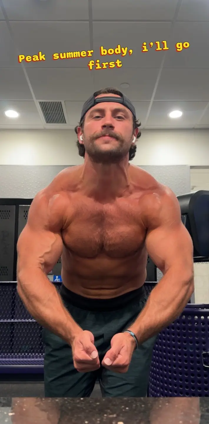 How did your summer body look? Did you achieve the goals you set for yourself or still looking to improve?  I definitely saw some great results but super excited to build more over the next few months!  #fyp #Fitness #bodybuilding #Summer #abs