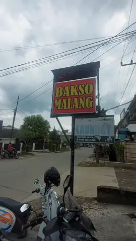 Bagi penyuka bakso malang dan tinggal sekitaran kencana rancaekek, kabupaten bandung... boleh nih di coba bakso malangnya... rasanya enak dengan harga yang terjangkau... #bakso #baksomalang #rancaekek #kulinerrancaekek  #kulinertiktok 