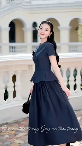 Set Váy Áo cách điệu chất jean cổ tròn cài hoa, thanh lịch. #thoitrangnu #setvay #outfit #fashionlylion  #setvayaojean 