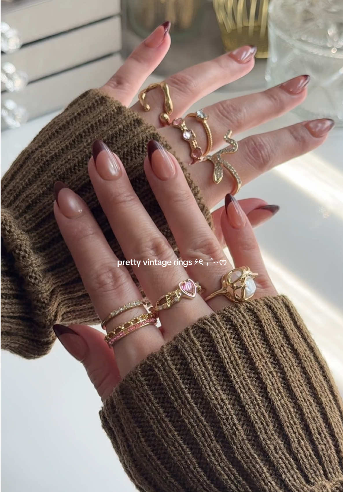 Adjustable ring set that will elevate your outfits! ₊˚⊹ᰔ #ring #ringset #vintagerings #rings #fashionrings #fashionjewelry #ringrecommendation #fashionaccessories #accessories #fashion #fashiontok #8pcsringset #ringforwomen #fyp #fypage 