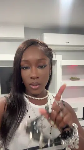 tell me you’re that smb 🩶