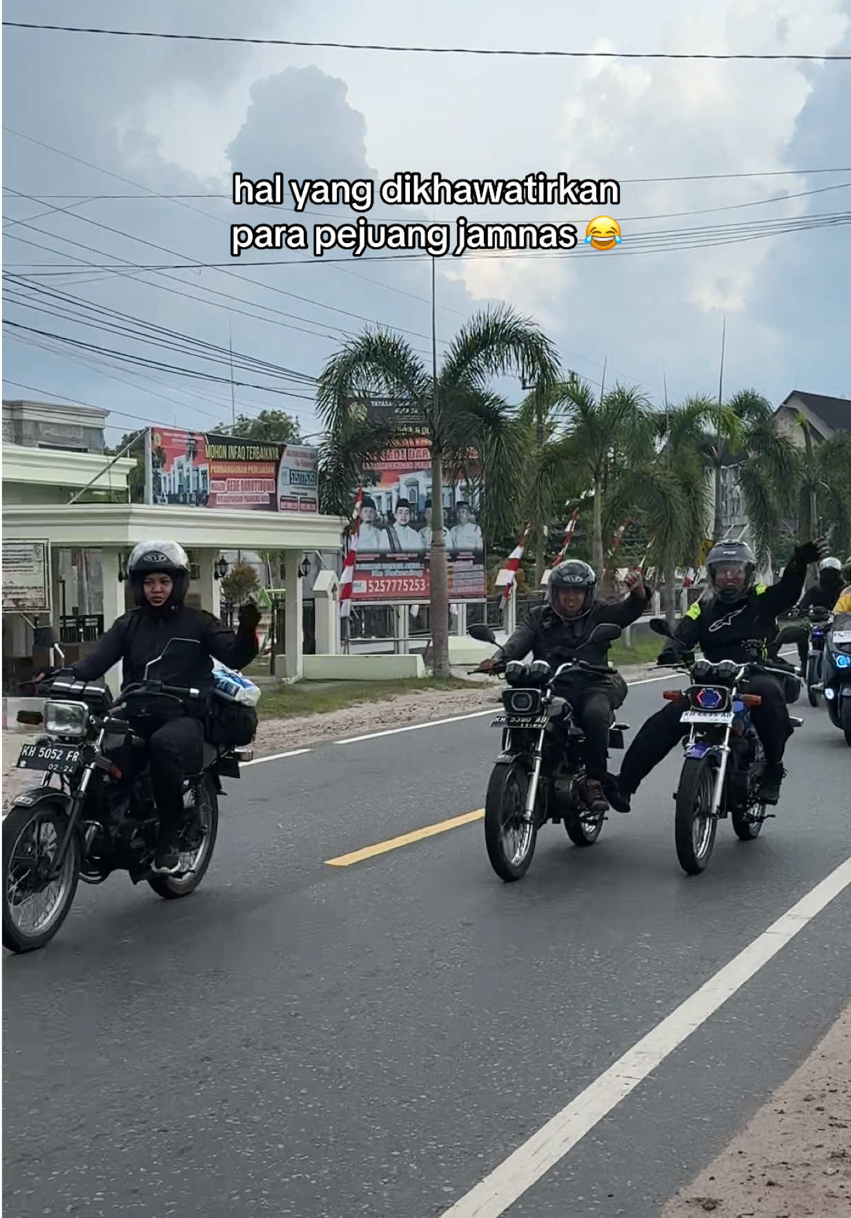 brrr #bocahkeluyuran #rxking #rxking135cc #rxkingnusantara #rxkingbandung #rxkingviral #rxkingmodifikasi #rxking135 #rxkingblayer #jamnaskalsel2025 #jamnaskalsel #banjarbaru #yrki #2stroke #2strokelover #yrki_indonesia #yrki🇲🇨