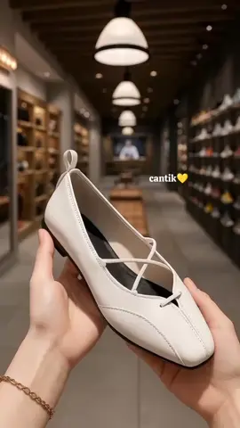 #flatshoescantikk #flatshoes #fashion #lewatberanda #foryou 