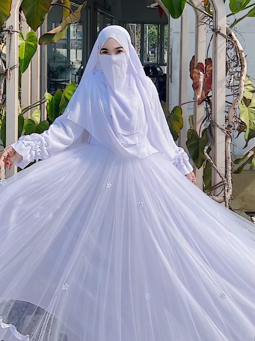 #CapCut Lubna Dress Black🖤 or white🤍 ,,  cantik smua😍 racun mata ciwi- ciwi 😋🤭 cuss ke wawa langsung guys.. +886 989919714