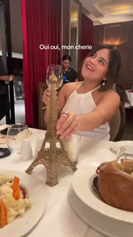 Si yo digo que estoy en paris, y tú me ve en la calle? Tamo los dos en paris 