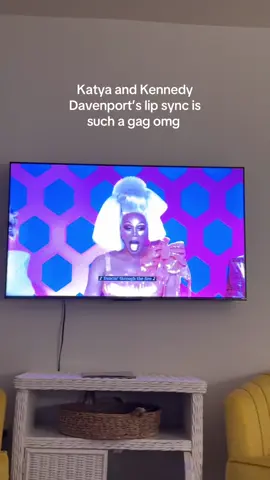 had me and my mom dyinggg #dragrace #rupaulsdragrace #katya #kennedydavenport 