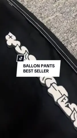 Salah satu produk best seller Pypleasure yang wajib kamu punya! Ballon Pants dengan cutting widefit siap bikin tampilanmu makin stylish tanpa ngorbanin kenyamanan. 🔥 Cocok banget buat skateboard, nongkrong, atau sekadar santai bareng teman. Jangan sampai kehabisan, karena lagi ada promo khusus buat kamu! #Pypleasure #BallonPants #WideFitStyle #StreetwearIndonesia #OOTDKece #CelanaKeren #StyleSantai #LookStreetwear #OOTDStreetwear #PypleasureStyle