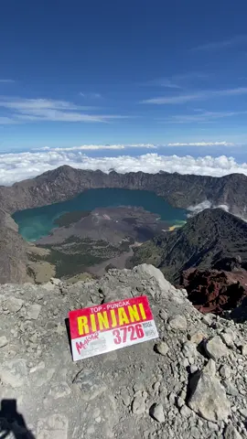 Puncak Rinjani 23 Agustus 2025 😍😍😍 #rinjanimountain #montain #lombok #lomboktiktok #pendakigunung #pendakiindonesia #rinjani #indonesia #explorepage 