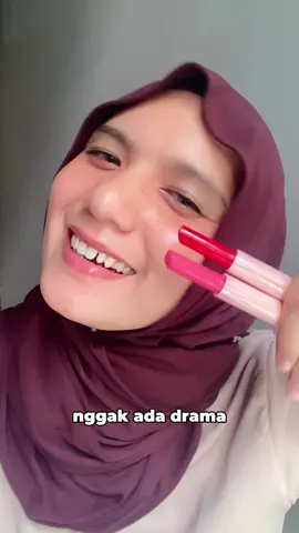Lip super gemes . Yang bkin bi2r gw juicy 🥰 suka bngt deh sama click click glass dari @IN2IT Indonesia #clickclickglasslip #in2it #lipbalm #lipglass #fyp 
