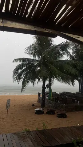 Dù sao nó cũng đã từng đẹp.Không có cuộc gặp gỡ nào là mãi mãi Đôi khi tình yêu là buông tay để mình và họ bớt đi những vết thương lòng. Chẳng ai buồn mãi vì một chuyện, nhưng sẽ có người nhớ mãi ngày đó mình đã buồn ra sao Rồi chúng ta sẽ ổn, với những chuyện đã từng không ổn.#xh #nghisonecoisland 