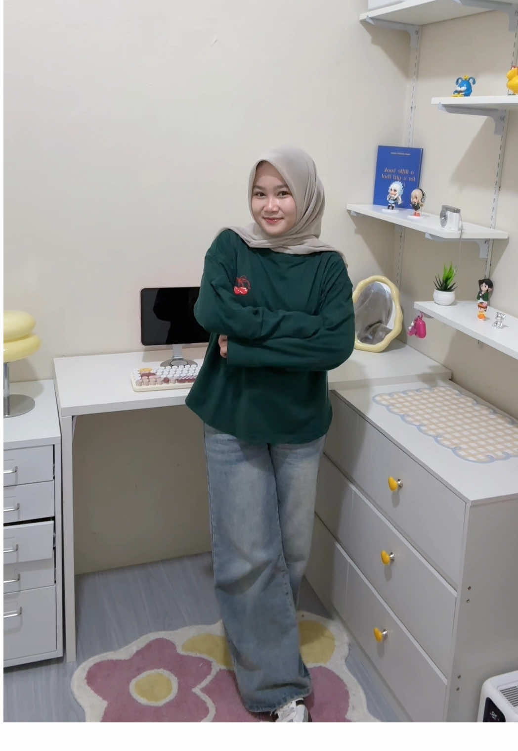 Baju yg akan slalu aku pakeee ! Karna bahanya tuh adem, nyaman pokonya di pake sehariannn !!👀🍒