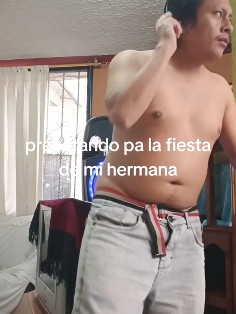 #policianacional #baile #ecuador #necesitados #ayuda @DanielNoboaOK @sesarquintero @YERI LOKOLOKO @El profe Antony123 @KikeCuy🐹 @Tanjiro kamado 