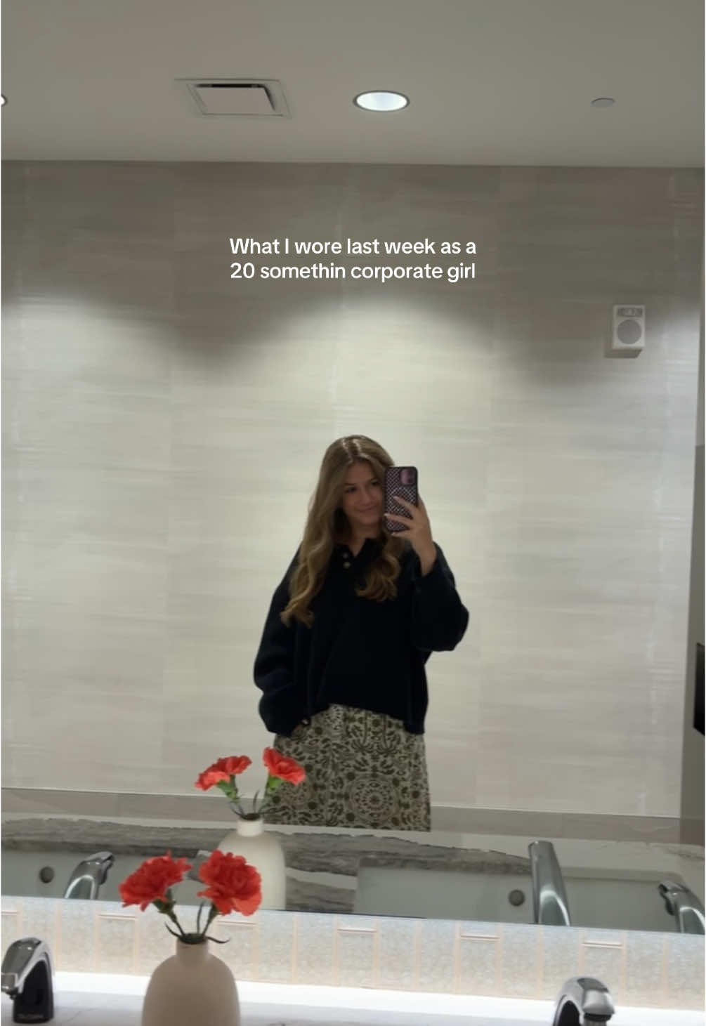 I have a love hate relationship with picking out outfits as a perfectionist #20s #businesscasual #corporatelife #corporatefashion 