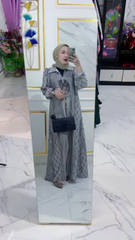 warna grey terkesan anggun dan elegan bgt warna nya 😍😍😍#dressvintage #gamissultan #fashiontiktok 