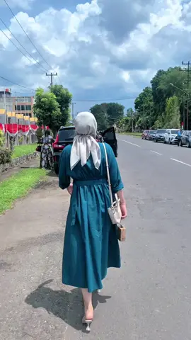 dress secantik ini kalian wajib punya sii!😍#capcut #outfitideas #rekomendasioutfit 