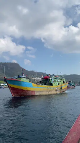 Kapal siapa nih#fuoryoupage #fypシ゚ #nelayanindonesia #fyppppppppppppppppppppppp #fypシ゚ 