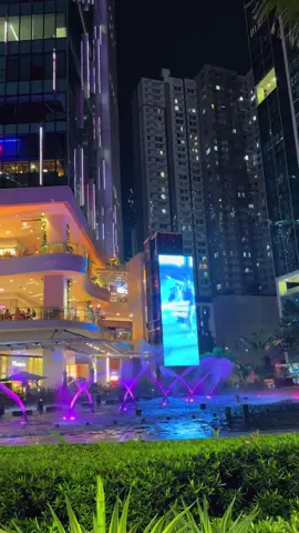 Uptwon BGC #bgc #philippines #fyp #manila #travel 