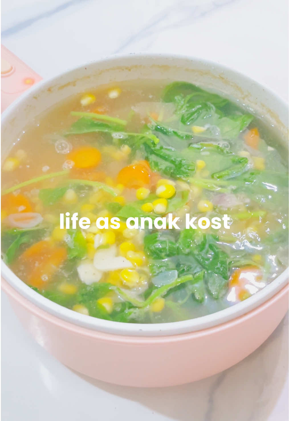 Day 43 Sayur Bening Bayam Jagung👩🏻‍🍳 cuacanya lg enak bgt buat makan yg seger seger dan berkuah, ditambah ikan asin dan tempe goreng👀 minus sambel karena lg mager buat bikinnya hhi tp segini udah enakk kok😚🫰🏻 #anakkost #anakrantau #adayinmylife #dailyvlog #dailylife #DailyRoutine #minivlog #resepsimple #resepmasakan #resepmudah #reseprumahan #resepanakkos #lewatberanda #foryou #foryoupage #fyp 