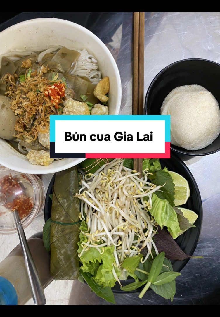 Mưa mưa thoang thoảng mùi nước cua 🤤  Đói bụng ghé 423 Quang Trung Gò Vấp k ăn bún cua thì vẫn còn nhiều món khác lấp cái bụng đói nè 🥱🥱 #dangialai #buncuathoigialai #buncuathui #buncua #fyp 