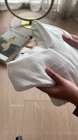 cakeupnya😎 #pleatsblouse #koreanoutfit #koreanstyle #fashionoutfit 