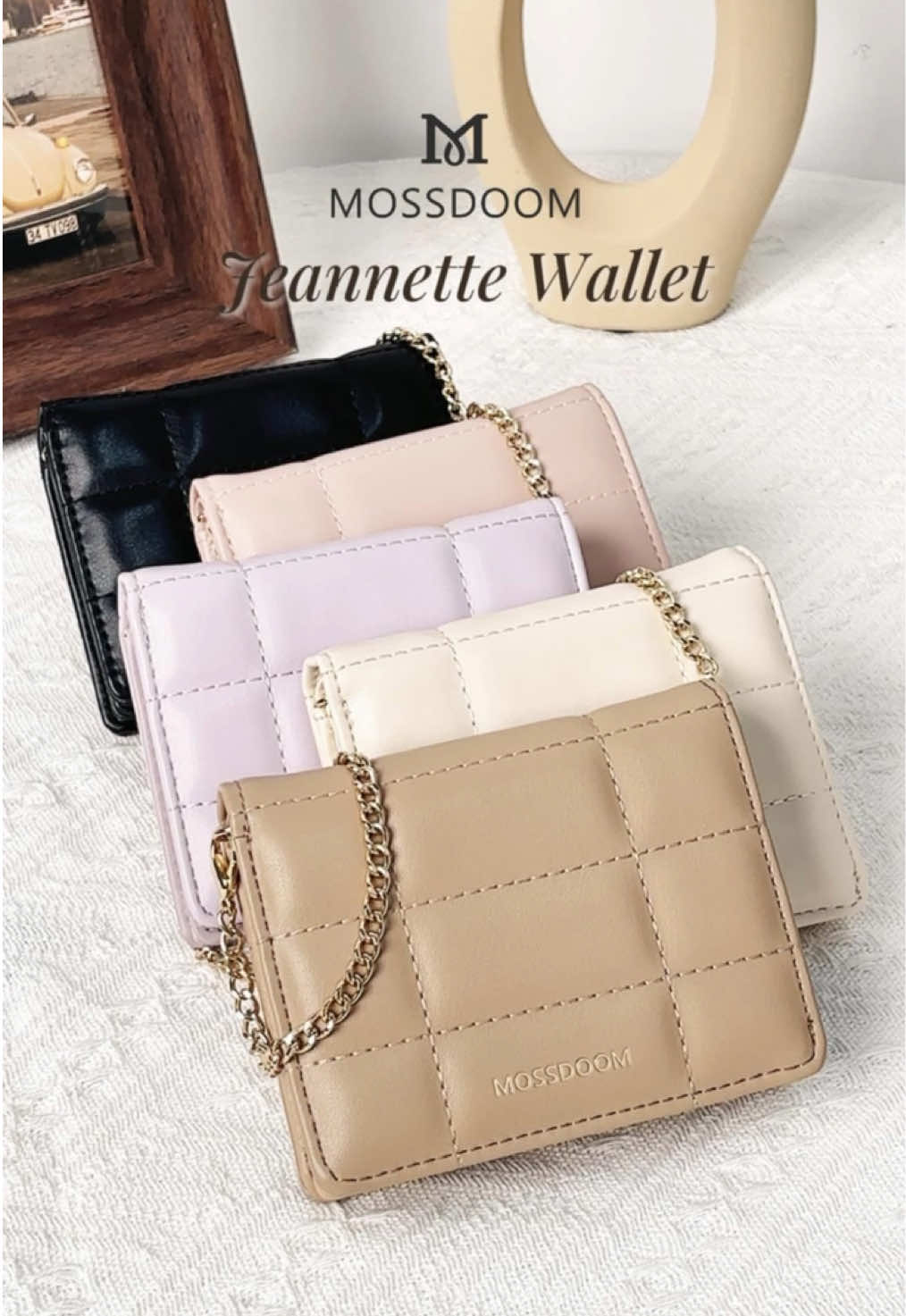 Sleek, compact, and oh-so-practical — the Jeannette Wallet keeps your cards and cash organized with a touch of timeless style 🤍💼 #MossdoomIndonesia #TimelessElegance #fyp #WIBGajian #GajianSale 