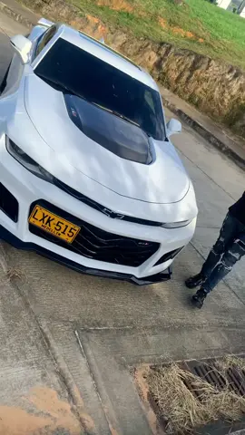Camaro ZL1, disponible. Link en mi perfil 