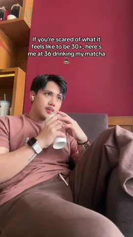 Umiinim parin ng matcha 🫢