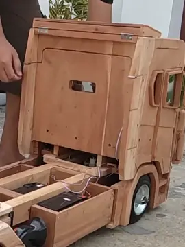 look my RC truck #Rctruck #USAtrack #excavator #USAtruck #restoration #rctoys 
