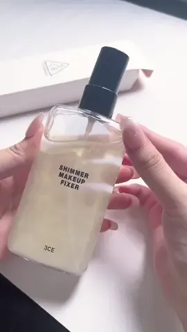 Xịt khoá nền 3CE ánh nhũ liệu có làm cho các cô nàng say đắmmm @3CE VIETNAM #unboxing #viral #reviewlamdep #skincare #xitkhoanen 