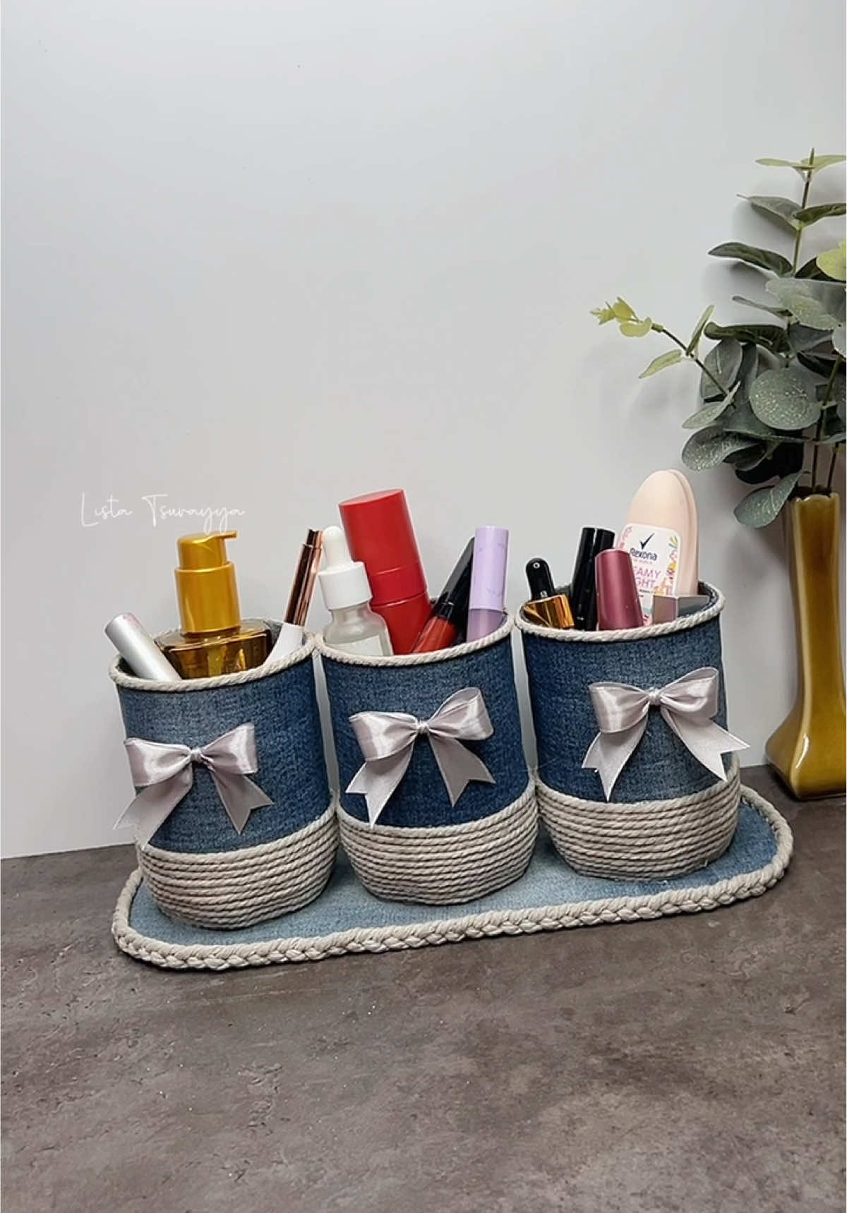 Yo dibuat kerajinan tangan, yo digae keset barang 🙃 #jeansbekas #oldjeans #listatsurayya #DIY #samasamabelajar 