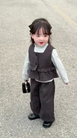 Nếu mọi thứ có thể đóng thành bưu kiện, em sẽ gửi anh những mùa nhung nhớ luân phiên 😁 #thờitrangtreem #babykids #phốiđồđẹp #xuhuongtiktok #fyp 