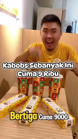 Pencinta kebab mana suaranya @thinkyup.id Mau traktir kamu beli kabobs cuma 9rebuan aja pake yup  #yup #thinkyup #traktiryup #makannurah #kabobs #ditraktiryup 
