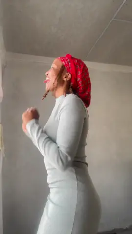 lol 😂 the body that can take all my friends to Dubai 🤣🤣🤣problem mogal o weak 🤣🤣