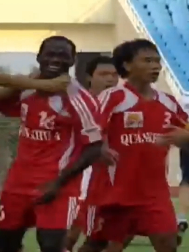 Thăng hạng V League 2009 Hà Nội T&T vs Quân Khu 4 , cả hai đội bóng cùng dắt tay nhau lên V League sau màn thư hùng không khoan nhượng #bongdavietnam #lichsuvleague #muonmauvleague #hanoifc #quankhu4 