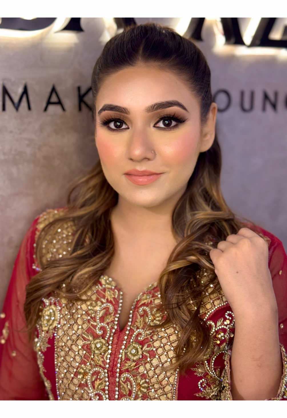 Momal in her soft glam era and we’re here for it. Soft nudes, smoky brown eyes and timeless grace ✨ #RidaAzam #makeupbyridaazam #eveningglam  #makeuplounge #partymakeup   