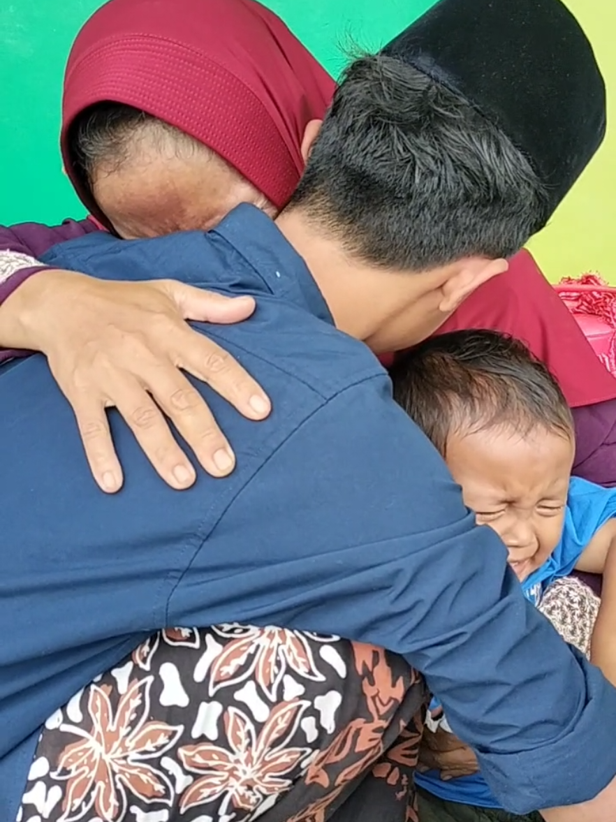 Sambangan pertama setelah 41 hari di pondok #tebuirengalislah #tebuireng4riau #tebuireng4alishlah #fypシ゚ #fyppppppppppppppppppppppp 